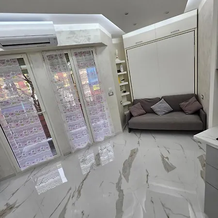 Sharon In Victoria Apartment *