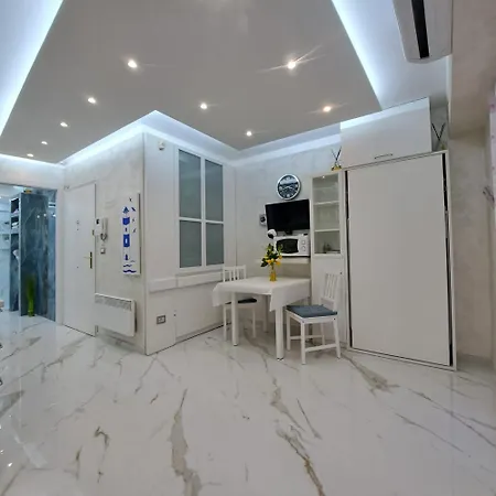 Sharon In Victoria Apartmán